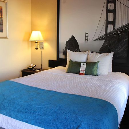 Super 8 by Wyndham Berkeley Motel Eksteriør billede