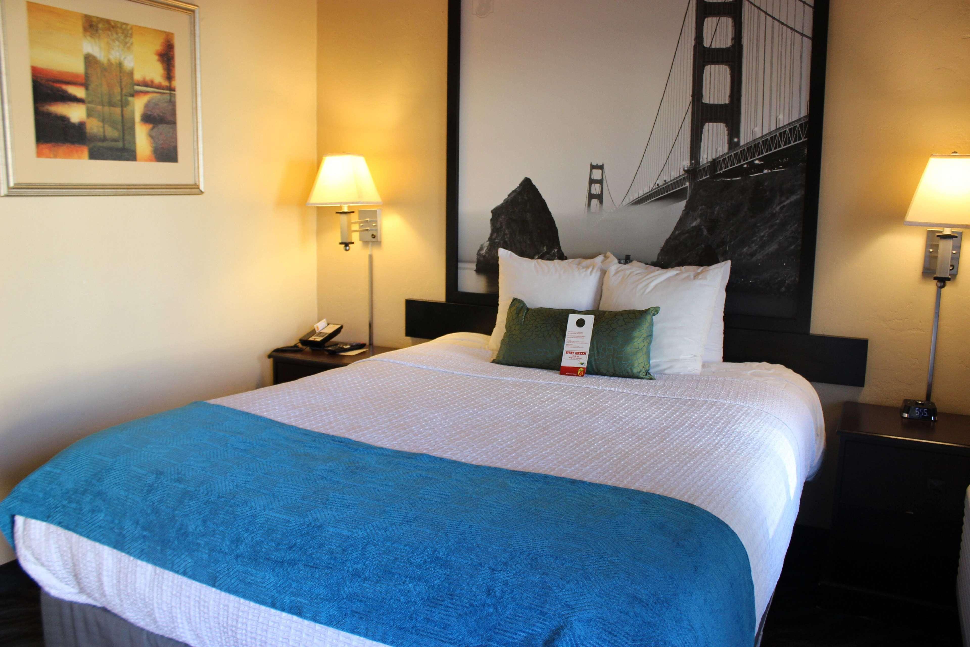 Super 8 by Wyndham Berkeley Motel Eksteriør billede